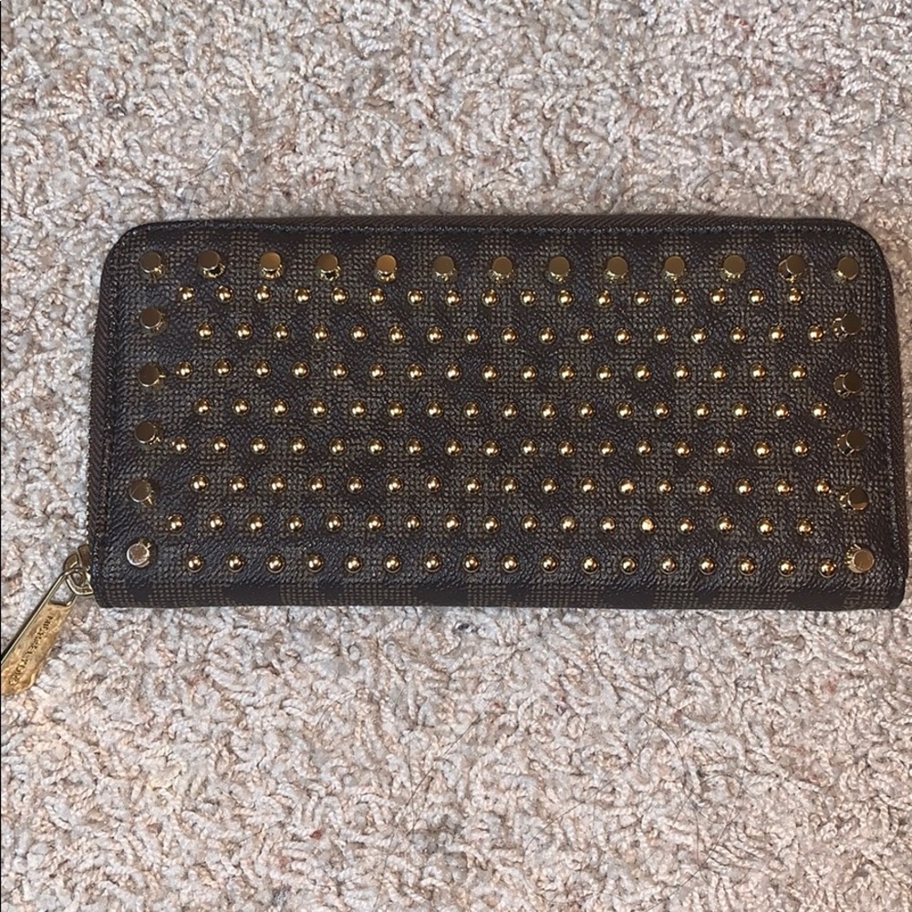Michael Kors Jet Set ZA Continental  Stud Wallet